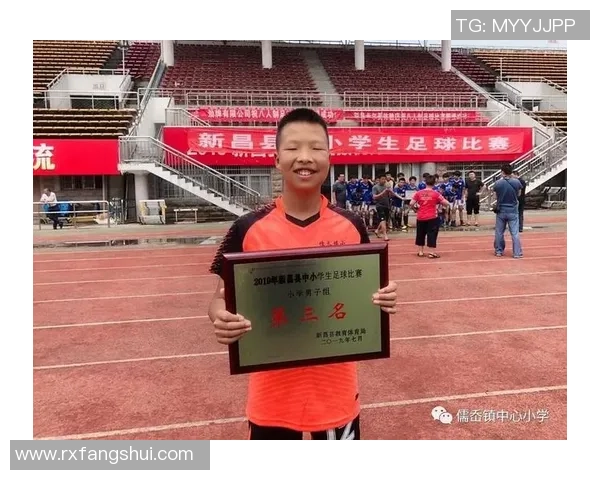 印尼U19与新加坡U19激战正酣青年足球赛场展现青春风采